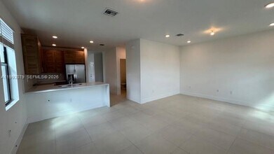 7236 SW 46th St in Davie, FL - Building Photo - Building Photo