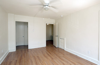 Sylvania Gardens Apartments in Philadelphia, PA - Building Photo - Interior Photo