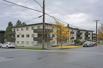 700 4th Av in New Westminster, BC - Building Photo - Building Photo