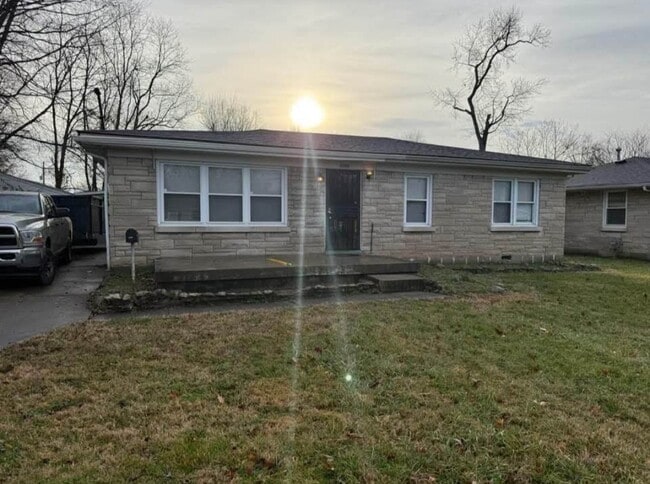 property at 4405 Lynnview Dr