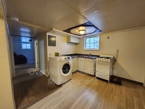 1550 Medfra St in Anchorage, AK - Building Photo - Building Photo