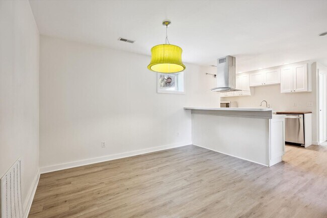 7717 Carroll Ave in Takoma Park, MD - Building Photo - Building Photo