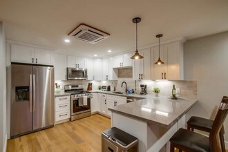 745 Island Ct in San Diego, CA - Building Photo - Building Photo