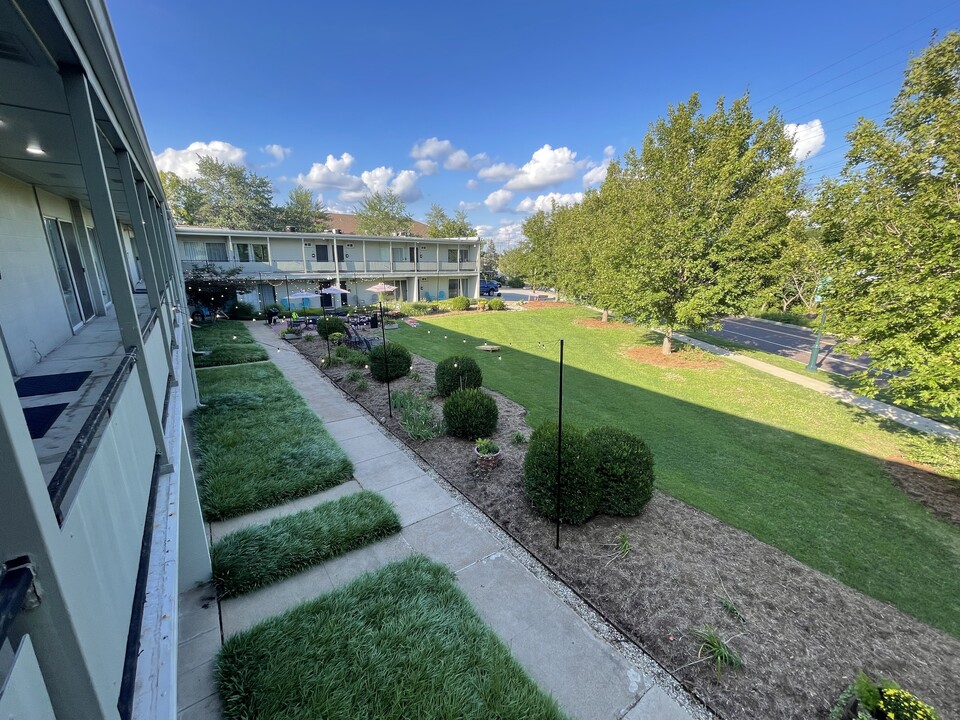 Garden Ave Apartments in Webster Groves, MO - Building Photo