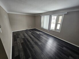 11431 Hempstead Rd in Garfield Heights, OH - Building Photo