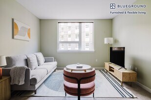 13403 Newcastle Commons Dr in Newcastle, WA - Building Photo