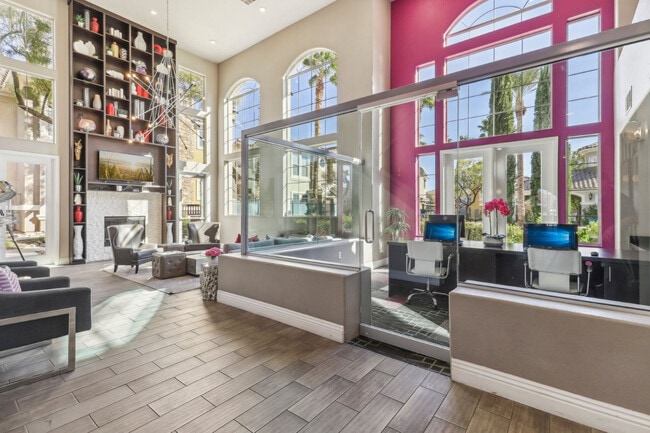 Venicia in Las Vegas, NV - Foto de edificio - Building Photo