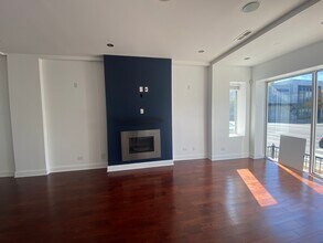 2331 N Western Ave-Unit -1 in Chicago, IL - Building Photo - Building Photo