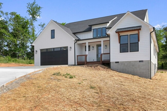 1040 Morlin Acres Dr in Marshall, NC - Building Photo - Building Photo