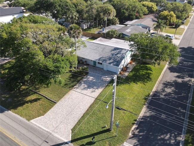 property at 2309 Saxon Dr