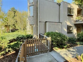 928 Wright Ave in Mountain View, CA - Building Photo - Building Photo