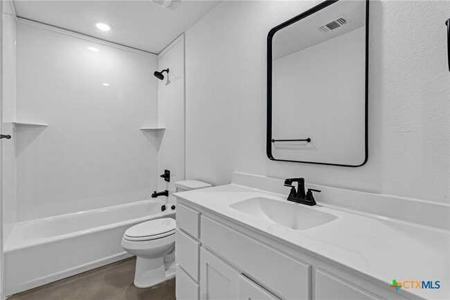 property at 905 Smoke Tree Ln