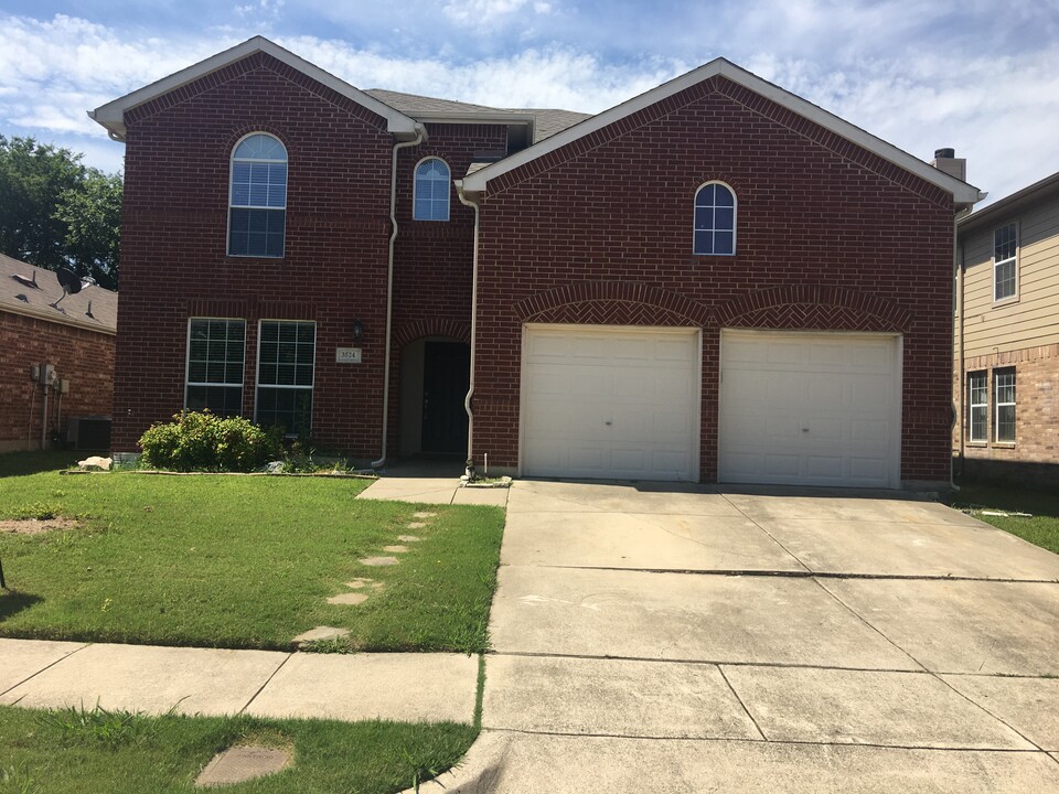 3524 Bandera Ranch Rd in Roanoke, TX - Building Photo