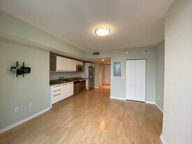 185 SW 7th St, Unit 3306 in Miami, FL - Building Photo