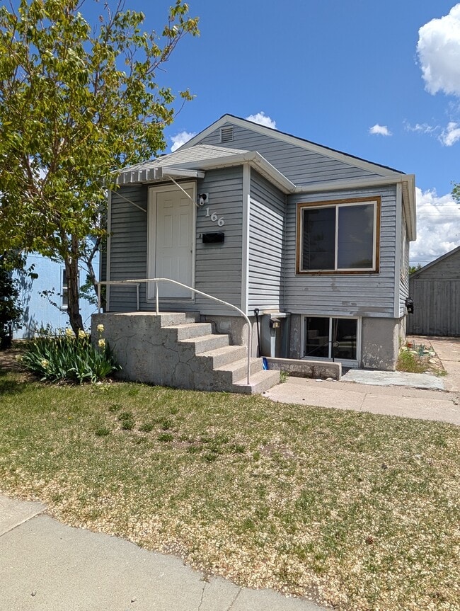 166 Washington Ave, Unit 1-2 in Pocatello, ID - Building Photo - Building Photo
