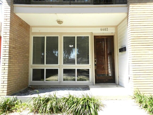 6602 Bellaire Dr in New Orleans, LA - Building Photo - Building Photo