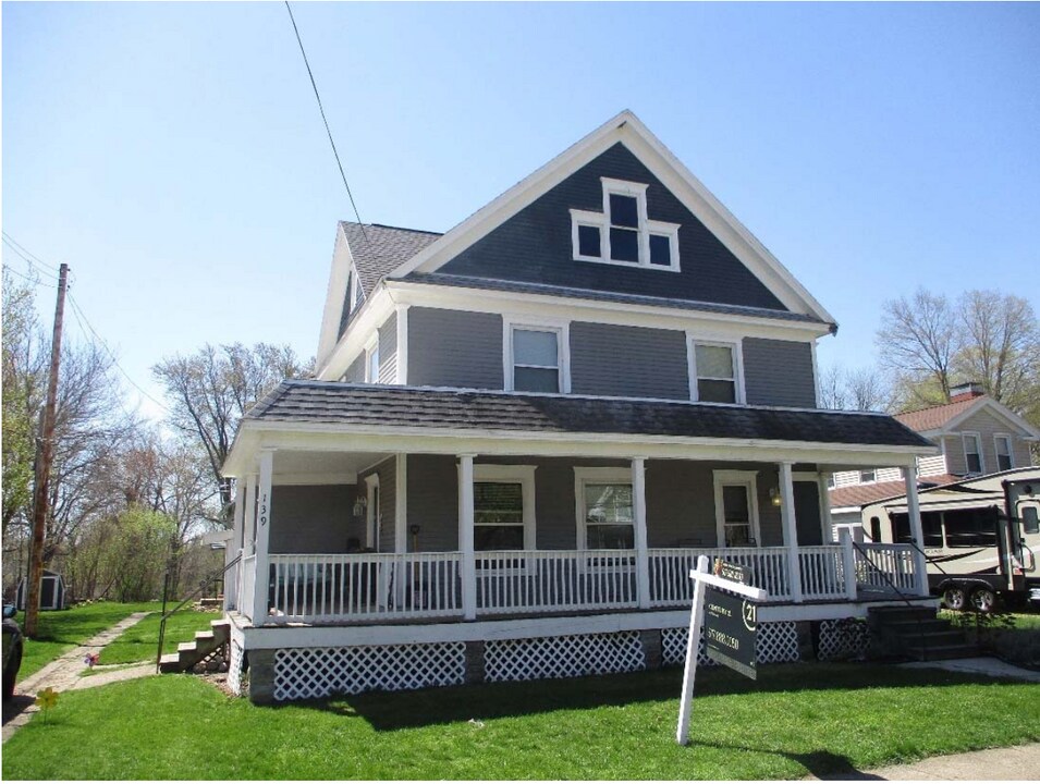 139 W Saint Joe St in Litchfield, MI - Building Photo