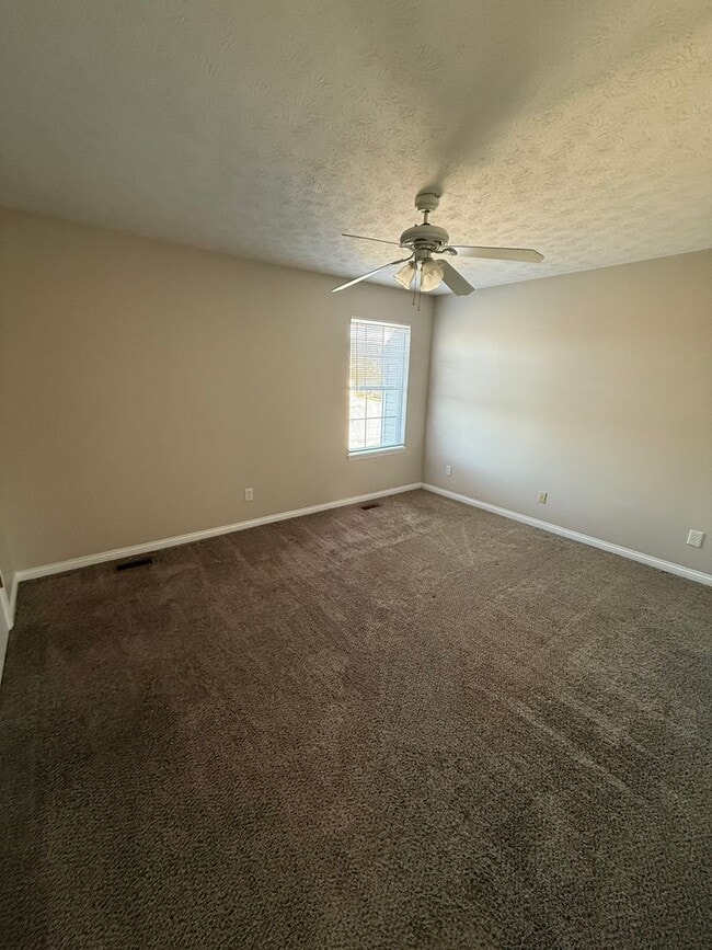 221 John Sutherland Dr in Nicholasville, KY - Building Photo - Building Photo