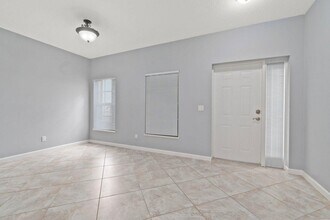 2087 SE Wild Meadow Cir in Port St. Lucie, FL - Foto de edificio - Building Photo