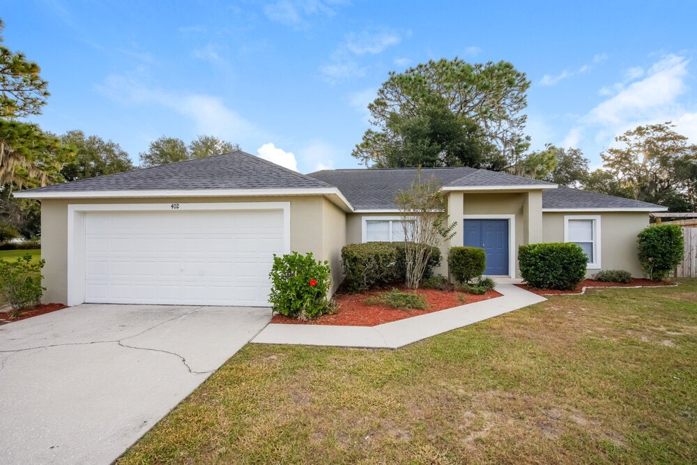 402 S Dixie Dr in Howey In The Hills, FL - Foto de edificio