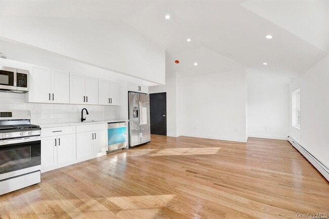 161 Beach 25th St in Queens, NY - Building Photo - Building Photo