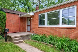 305 Hessel Blvd in Champaign, IL - Foto de edificio - Building Photo