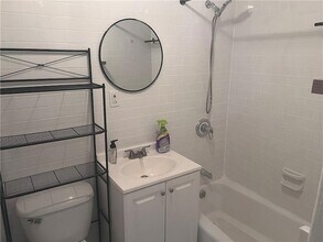 129 Beach 118th St, Unit 2L in Queens, NY - Building Photo - Building Photo