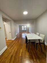 8920 55th Ave, Unit 3 in Elmhurst, NY - Foto de edificio - Building Photo