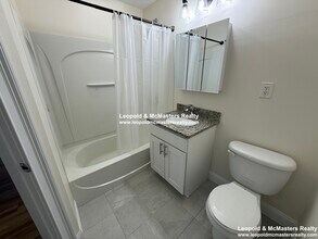45 Ashford St, Unit 2 in Boston, MA - Foto de edificio - Building Photo