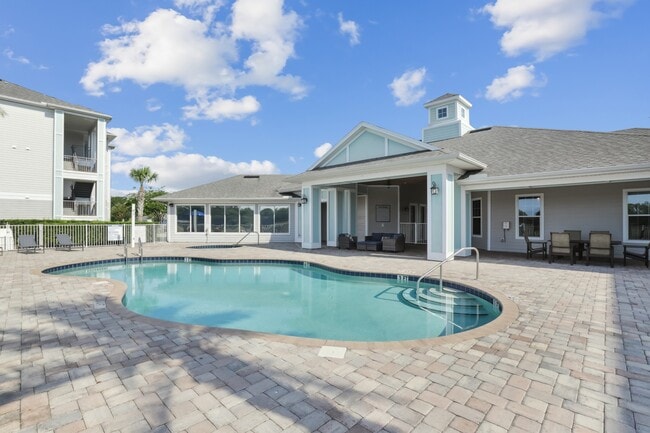 Century Lakehouse in Plant City, FL - Foto de edificio - Building Photo