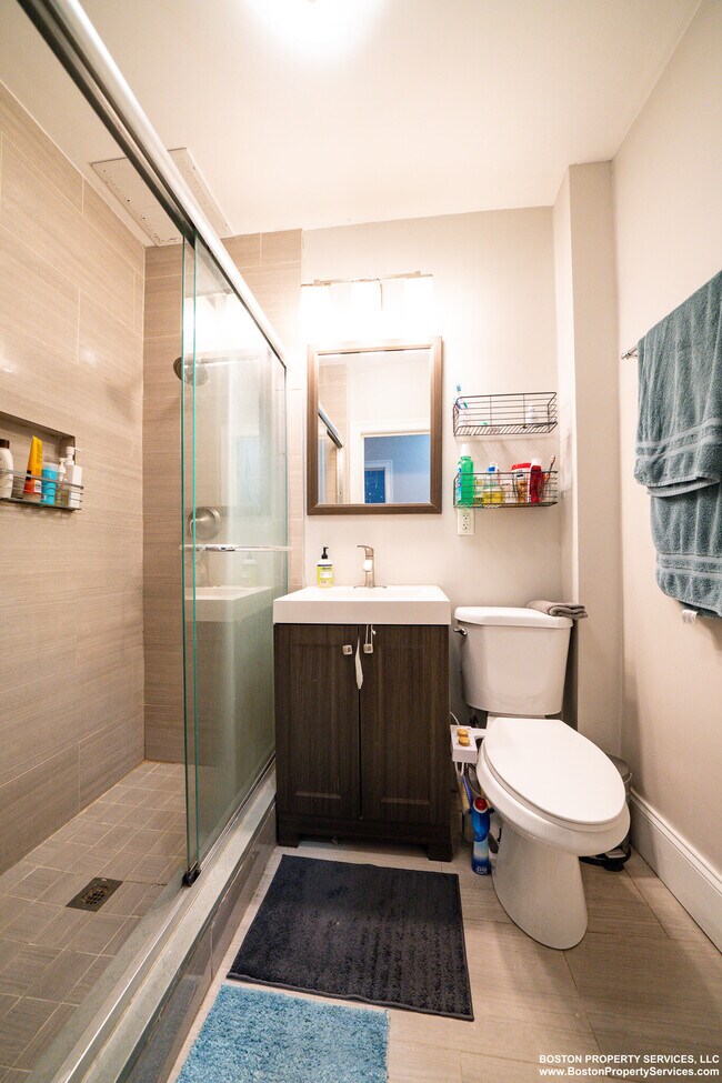 342 Centre St, Unit 1 in Boston, MA - Building Photo - Building Photo