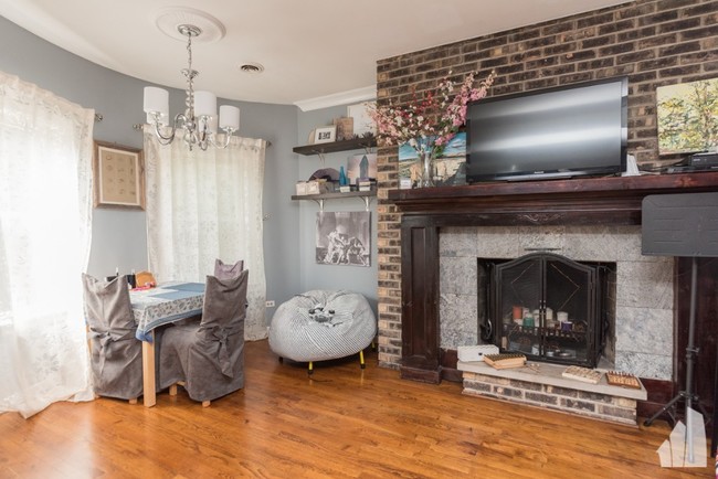 1030 W Byron St in Chicago, IL - Building Photo - Building Photo