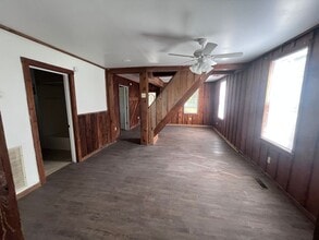 3 Bedroom House! in Covington, IN - Building Photo - Building Photo