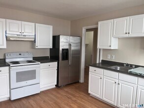 246 Elm St in West Haven, CT - Foto de edificio - Building Photo