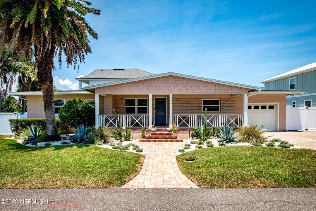 264 Davis St in Neptune Beach, FL - Building Photo