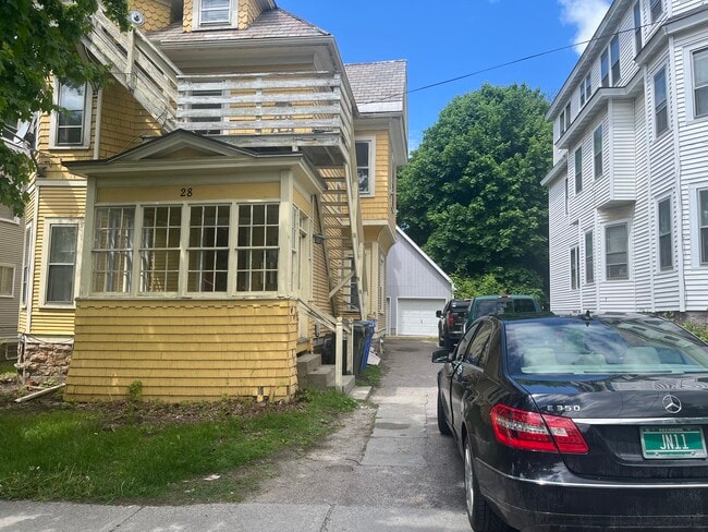 28 Brookes Ave, Unit 28 Brookes Unit 2