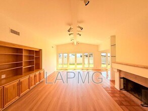 18446 Wakecrest Dr in Malibu, CA - Building Photo - Building Photo