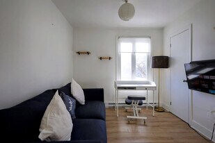 6240 Rue Eadie, Unit SI ID1543123P in Montréal, QC - Building Photo