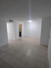 1200 Lake Victoria Dr in Royal Palm Beach, FL - Building Photo - Building Photo