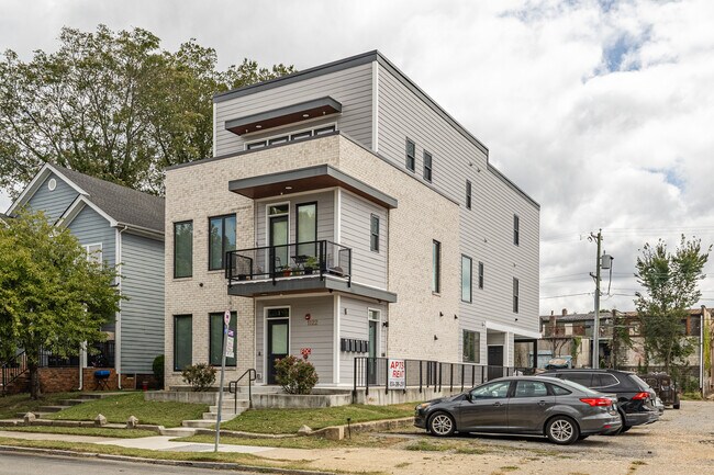 1122 Bainbridge Street in Richmond, VA - Foto de edificio - Building Photo