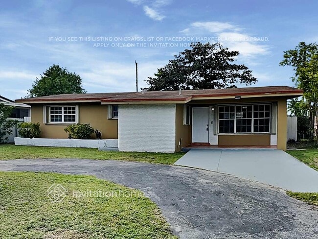 property at 2712 Alcazar Dr