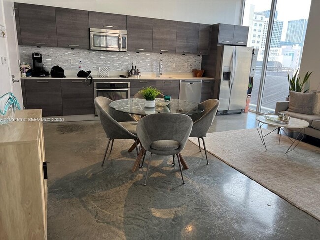 151 SE 1st St, Unit 702 in Miami, FL - Foto de edificio - Building Photo