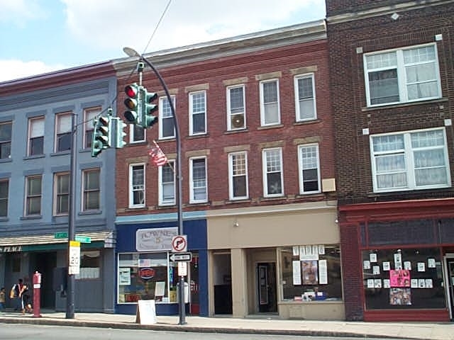 212-218 E 2nd St in Jamestown, NY - Foto de edificio