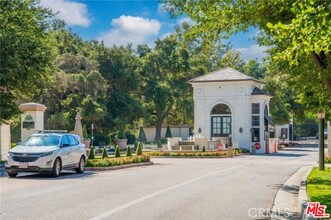 25540 Prado De Oro in Calabasas, CA - Building Photo - Building Photo