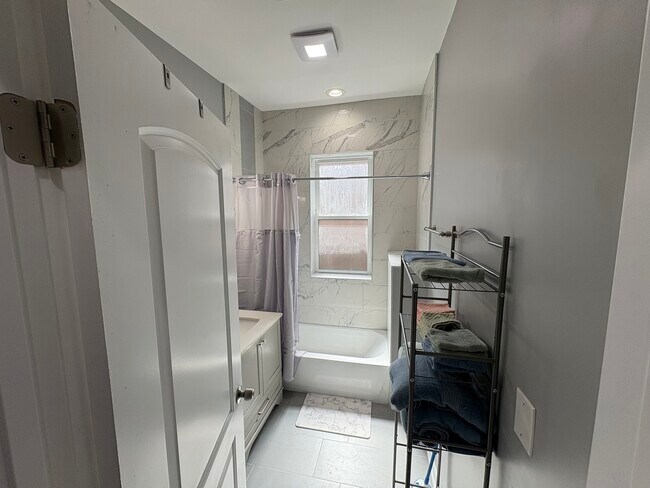 1755 E 72nd St in Chicago, IL - Building Photo - Building Photo