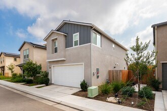 6313 E Meritage Dr in Fresno, CA - Building Photo - Building Photo