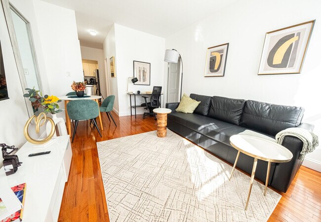 305 E 95th St in New York, NY - Building Photo - Building Photo