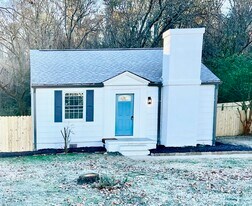 3908 W Bellemeade Ave in Knoxville, TN - Building Photo