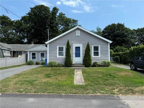 53 Center Ave in Middletown, RI - Building Photo - Building Photo