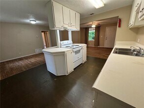 4670 Rosewood Dr in Mobile, AL - Building Photo - Building Photo